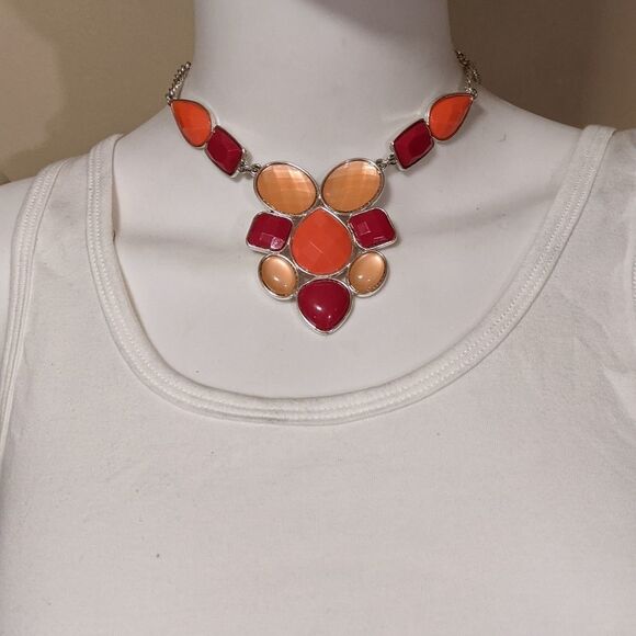 Vintage peach, pink, red statement necklace - Picture 3 of 5